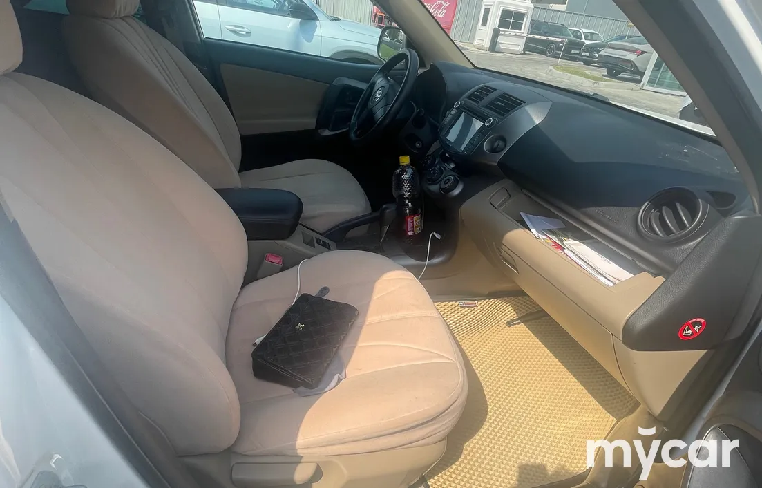 Toyota RAV4 2011