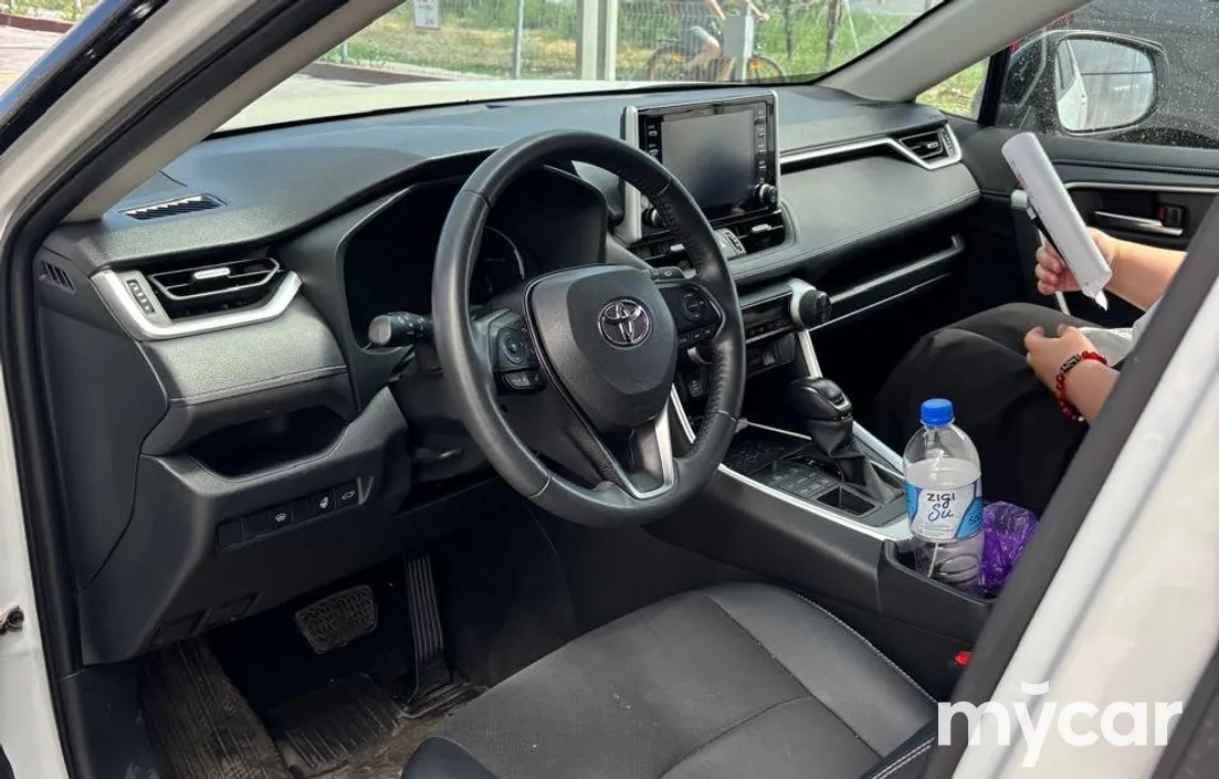 Toyota RAV4 2021