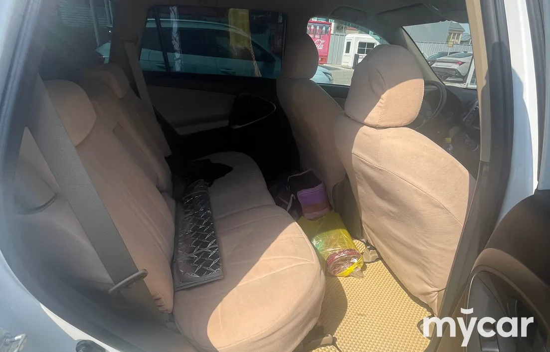 Toyota RAV4 2011
