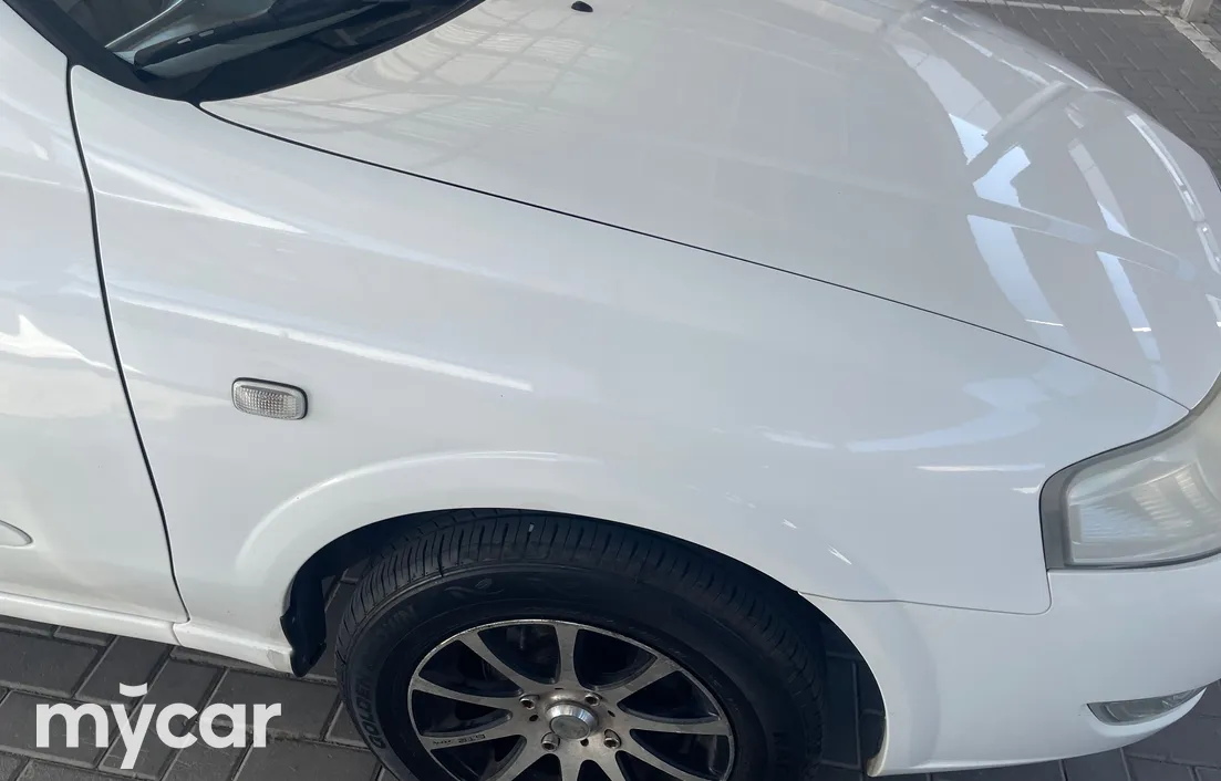 Nissan Sunny 2010