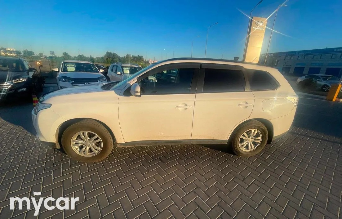 Mitsubishi Outlander 2013