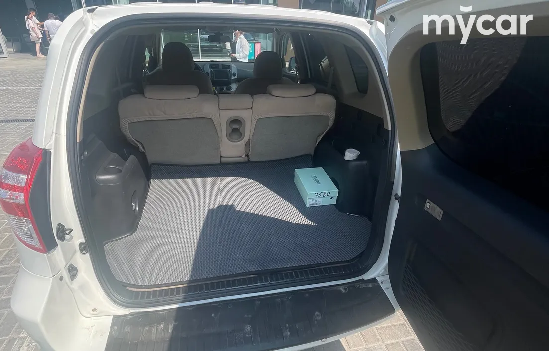Toyota RAV4 2011