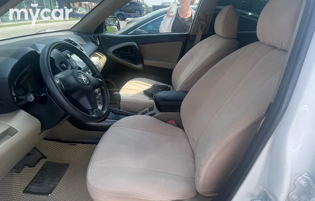Toyota RAV4 2011