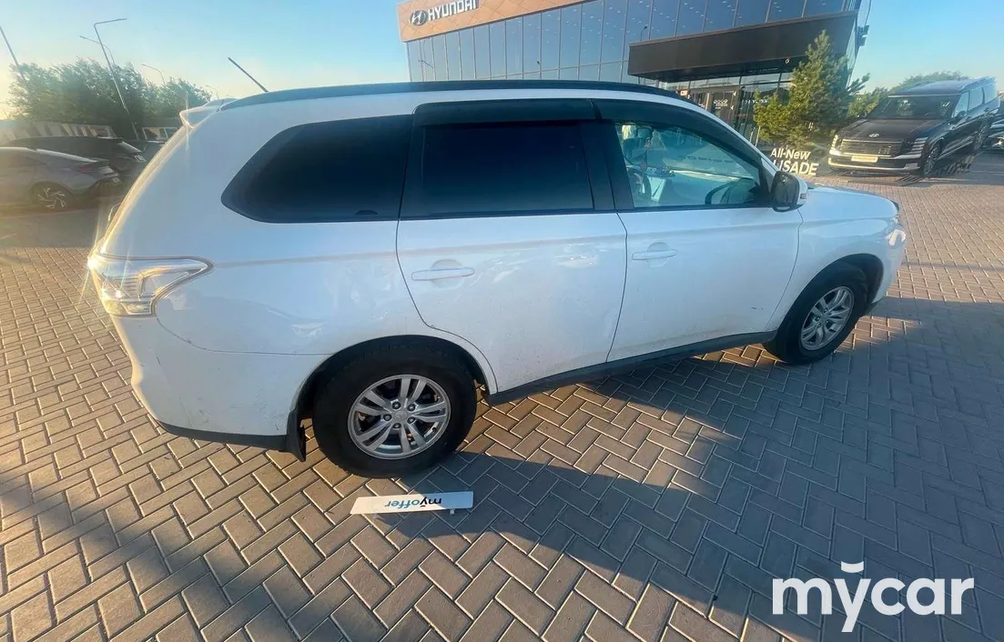 Mitsubishi Outlander 2013
