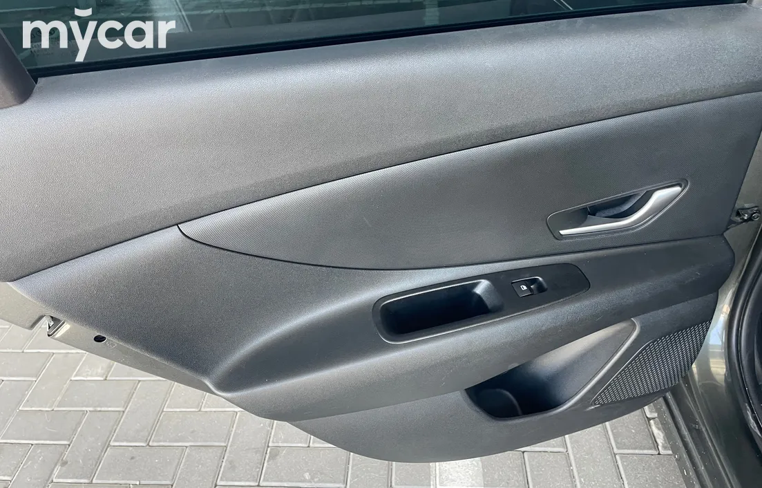 Hyundai Elantra 2025