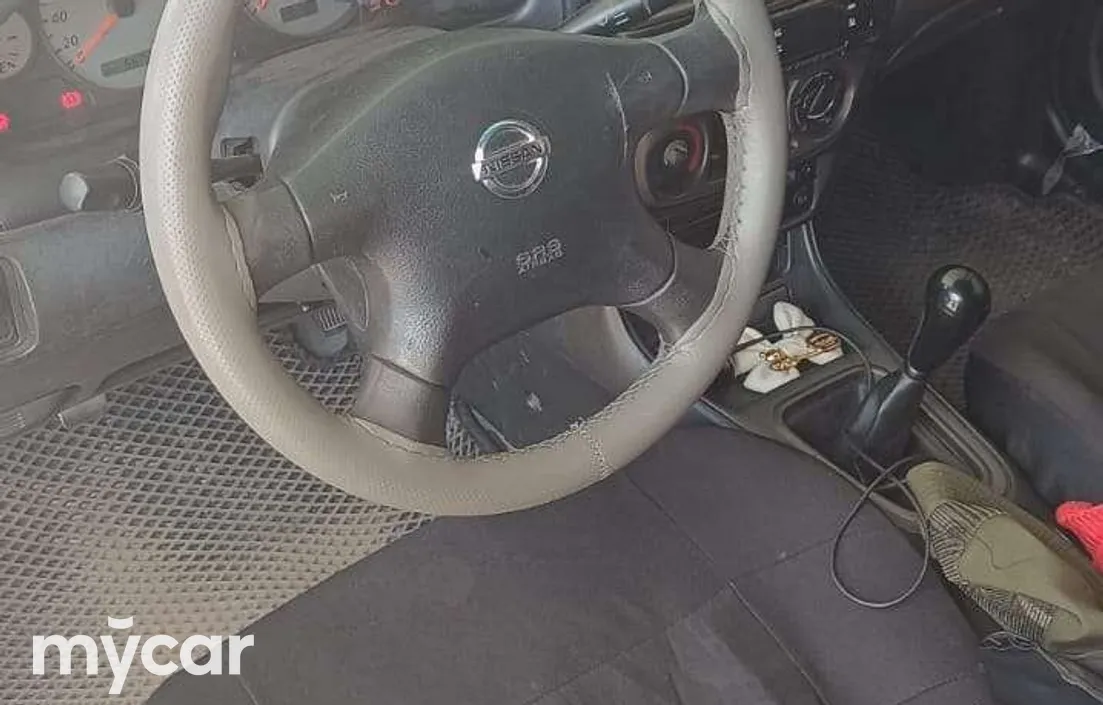 Nissan Sunny 2005