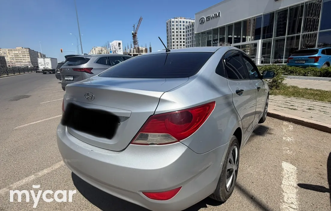 Hyundai Solaris 2011