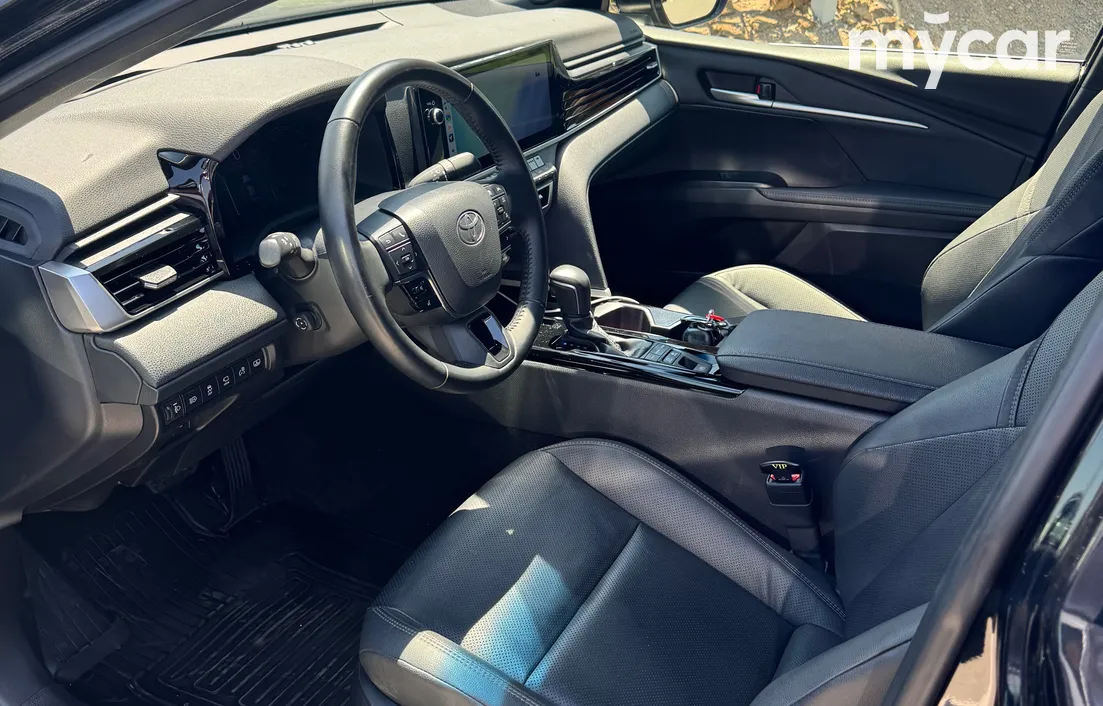 Toyota Camry 2024