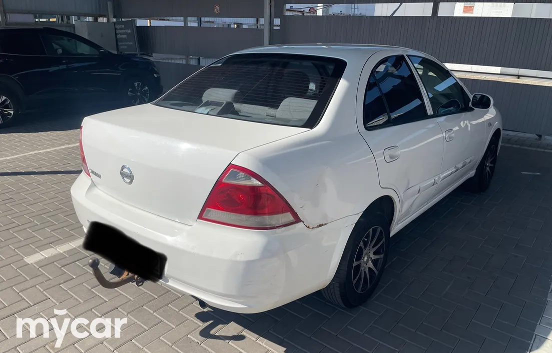 Nissan Sunny 2010
