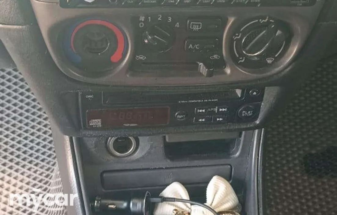 Nissan Sunny 2005
