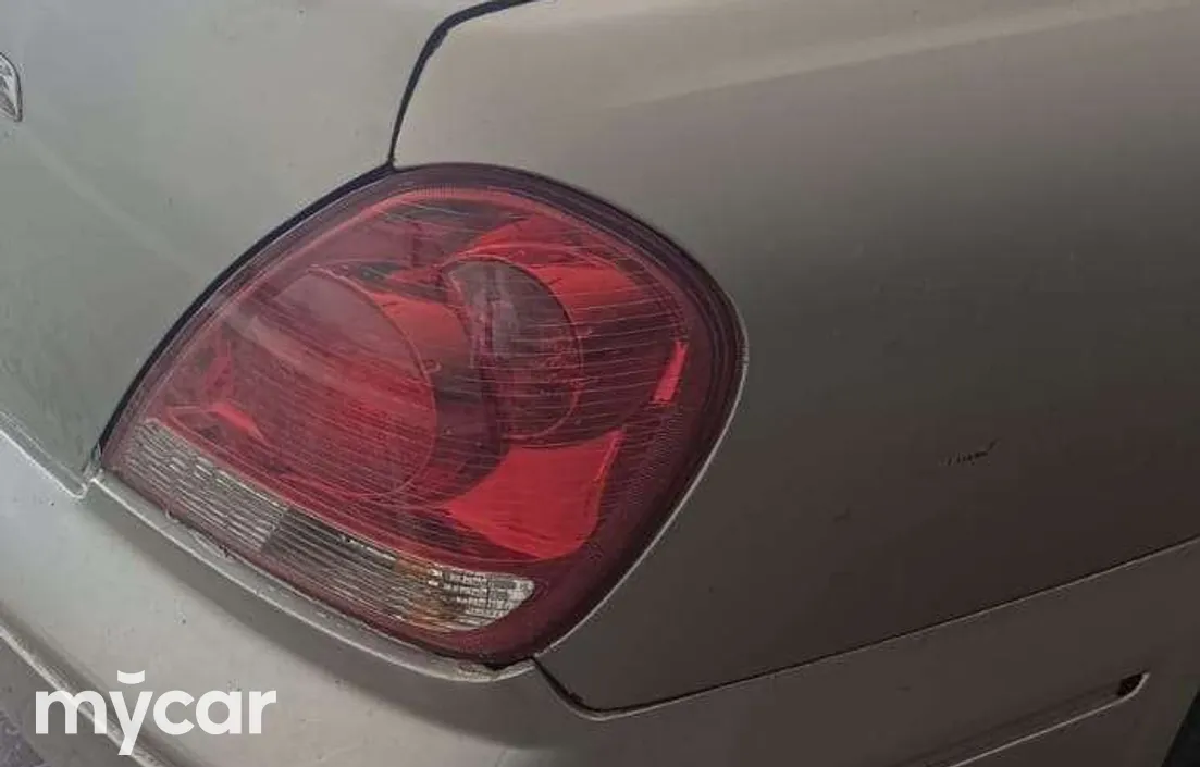 Nissan Sunny 2005