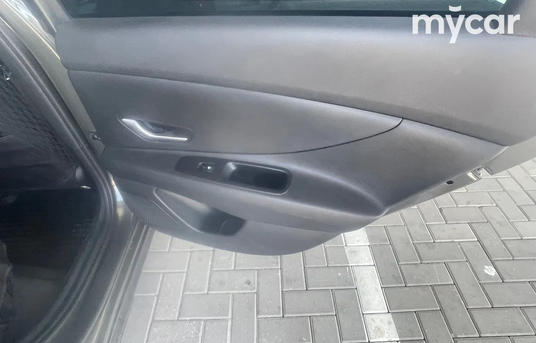 Hyundai Elantra 2025