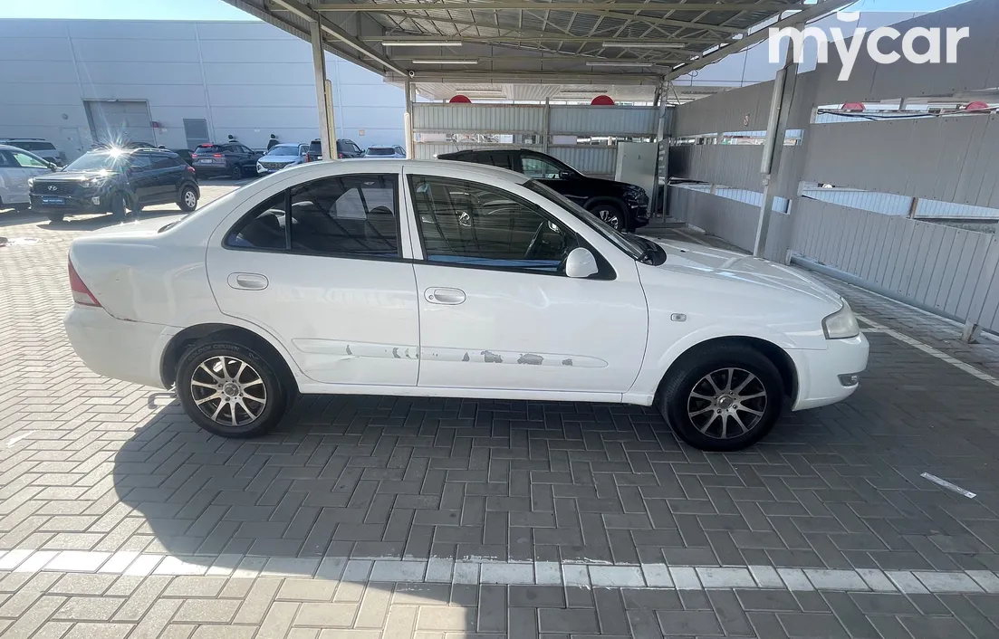 Nissan Sunny 2010
