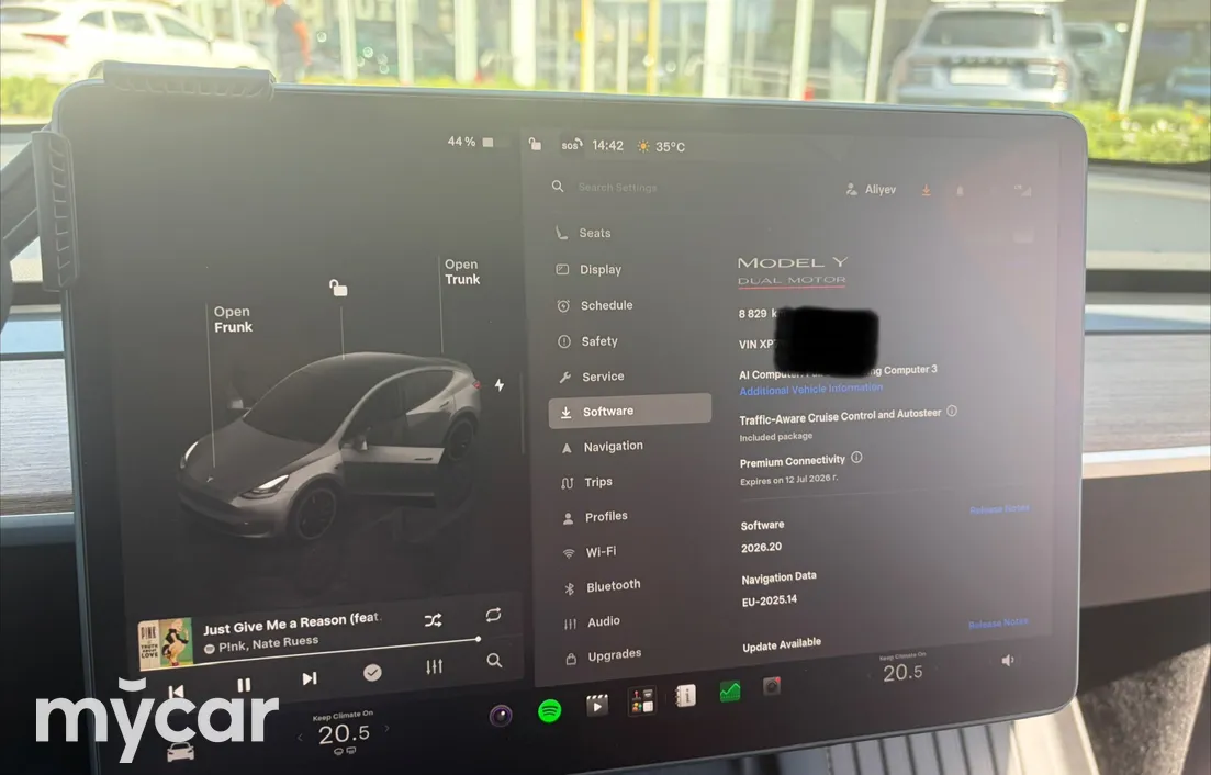 Tesla Model Y 2023