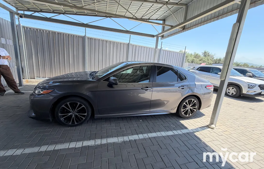 Toyota Camry 2018