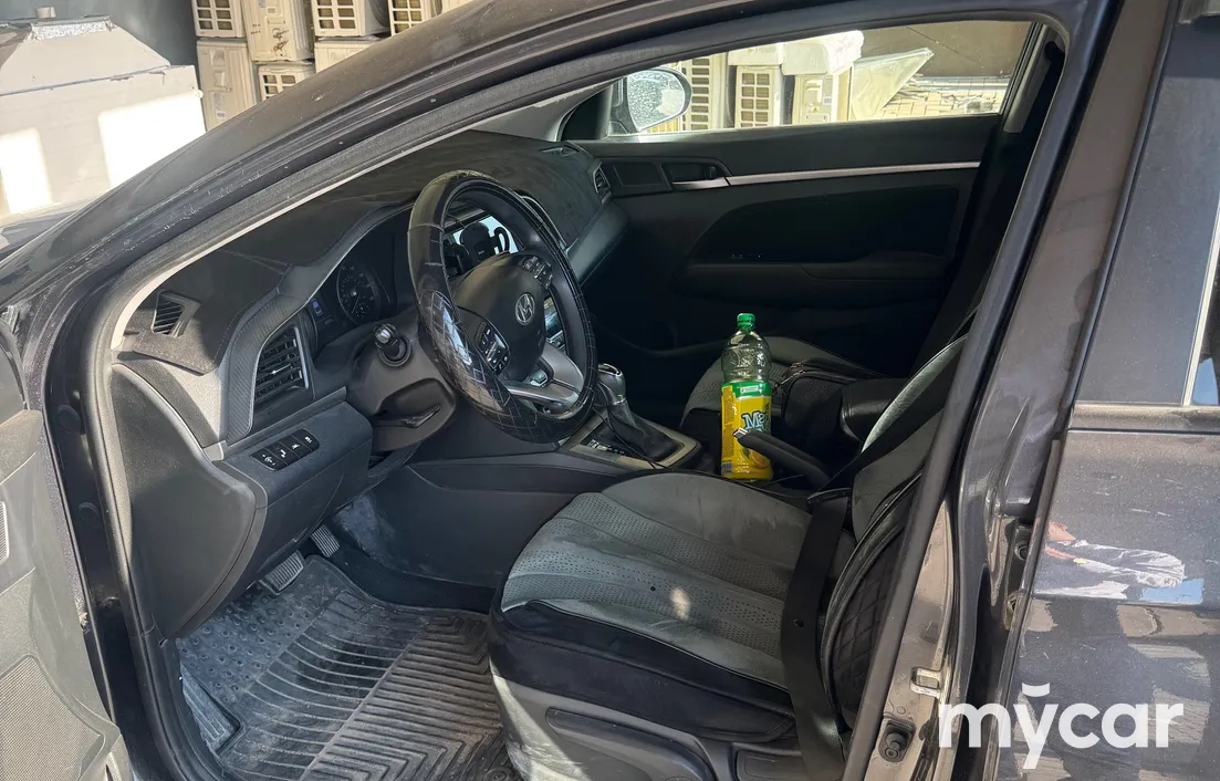 Hyundai Elantra 2019