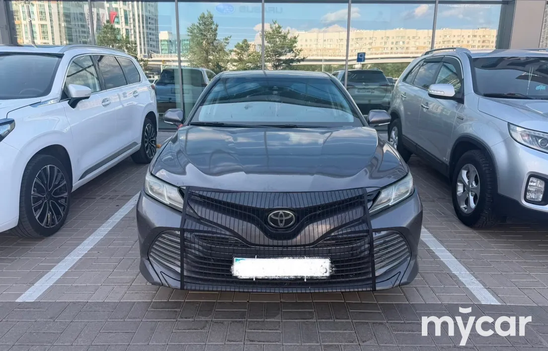Toyota Camry 2019