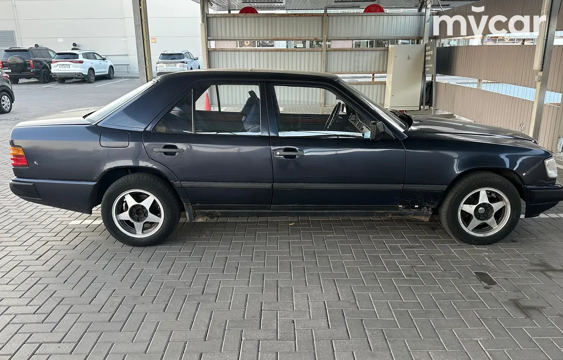 Mercedes-Benz W124 1987