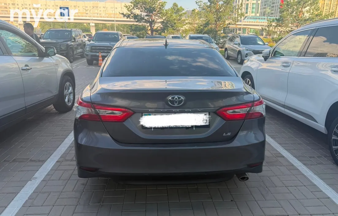 Toyota Camry 2019