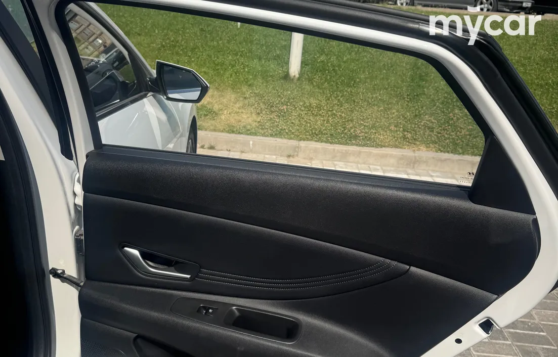Hyundai Elantra 2023