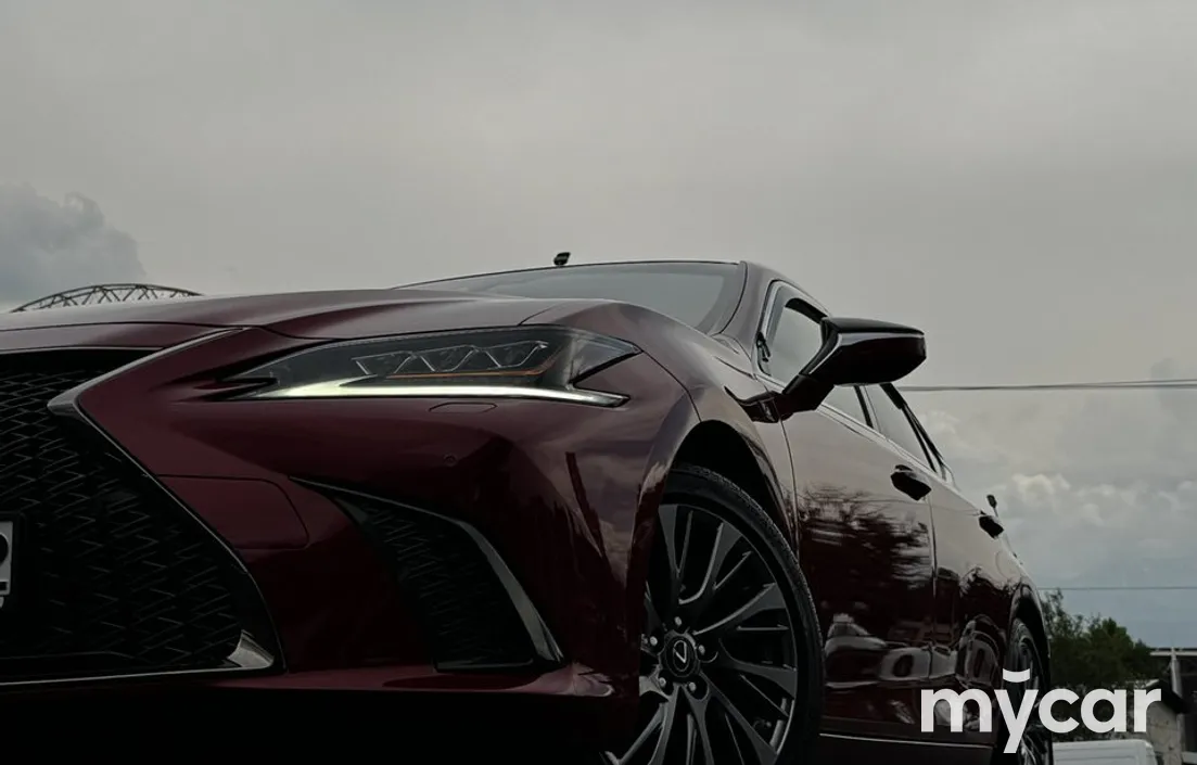 Lexus ES 2021