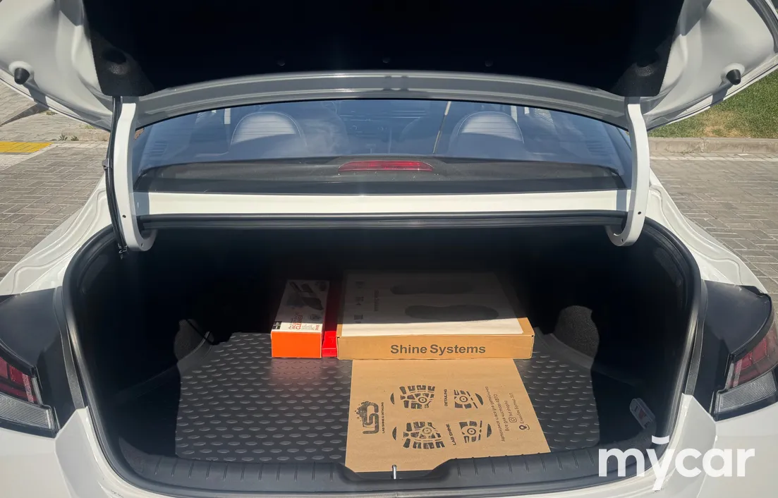 Hyundai Elantra 2023
