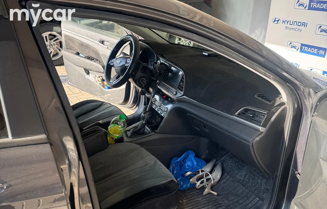 Hyundai Elantra 2019