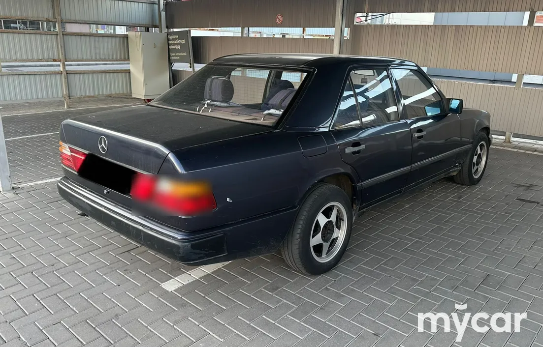 Mercedes-Benz W124 1987