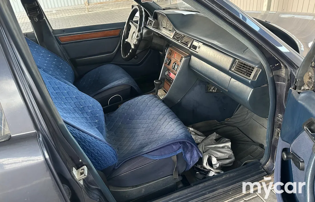 Mercedes-Benz W124 1987