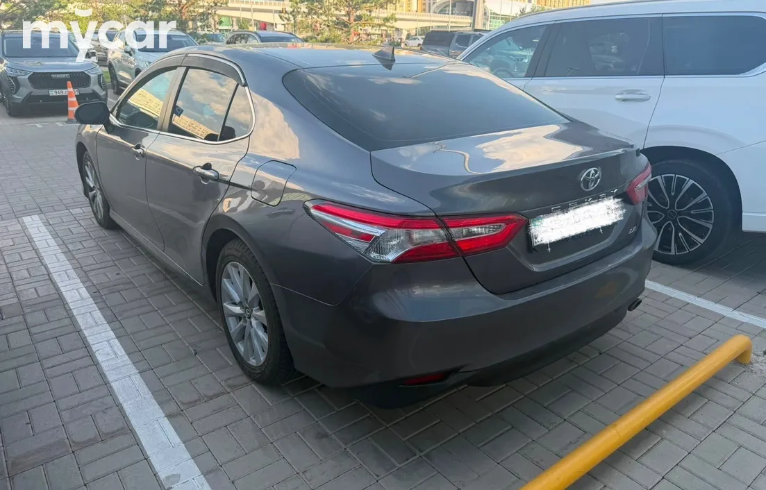 Toyota Camry 2019