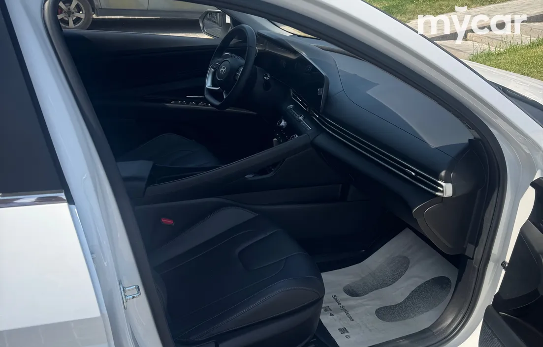 Hyundai Elantra 2023