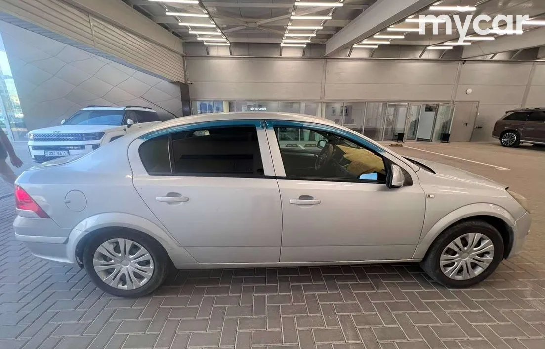 Opel Astra 2011