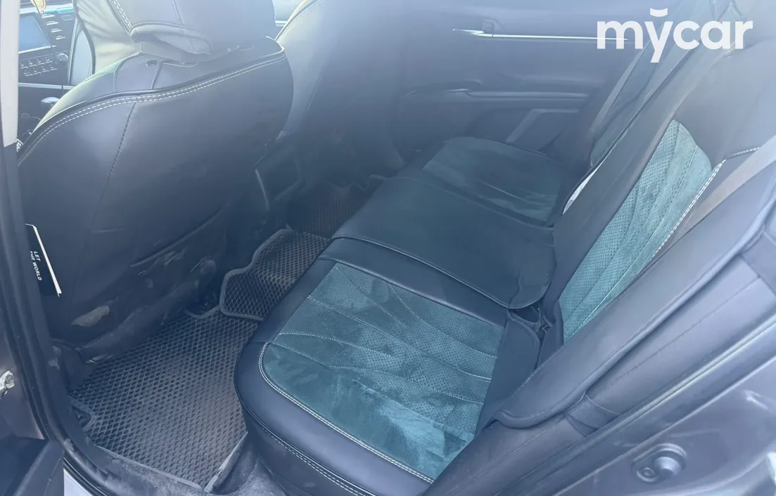 Toyota Camry 2019
