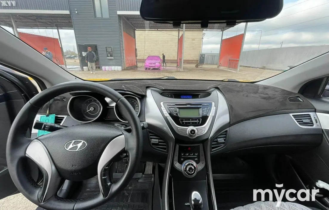 Hyundai Elantra 2013