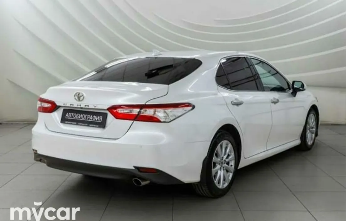 Toyota Camry 2019