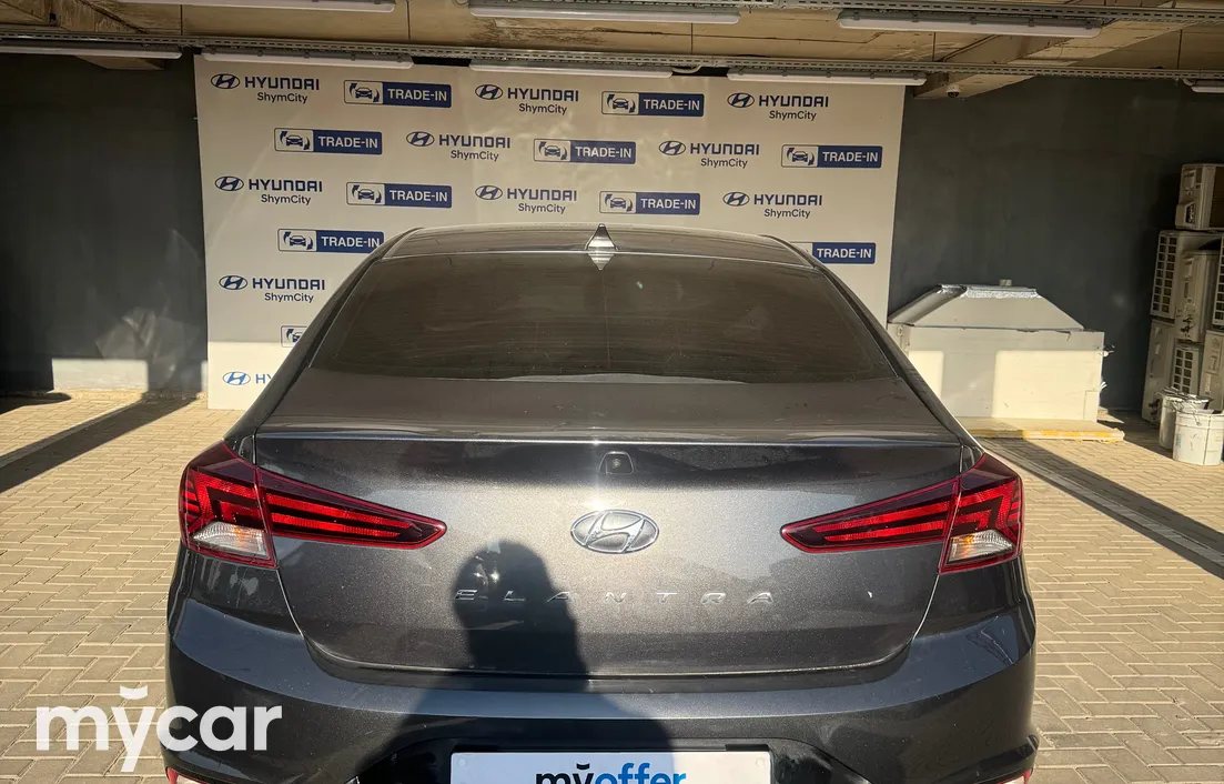 Hyundai Elantra 2019