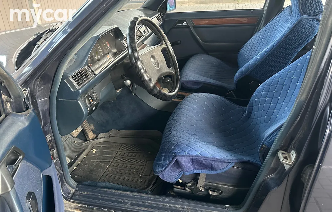 Mercedes-Benz W124 1987