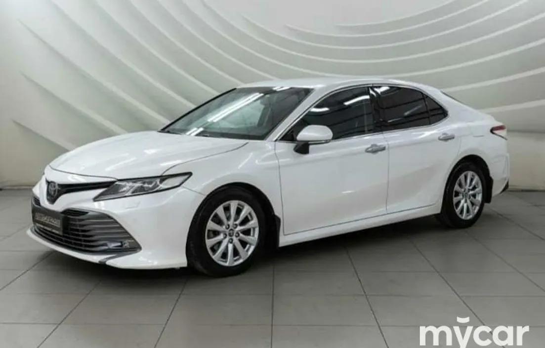 Toyota Camry 2019