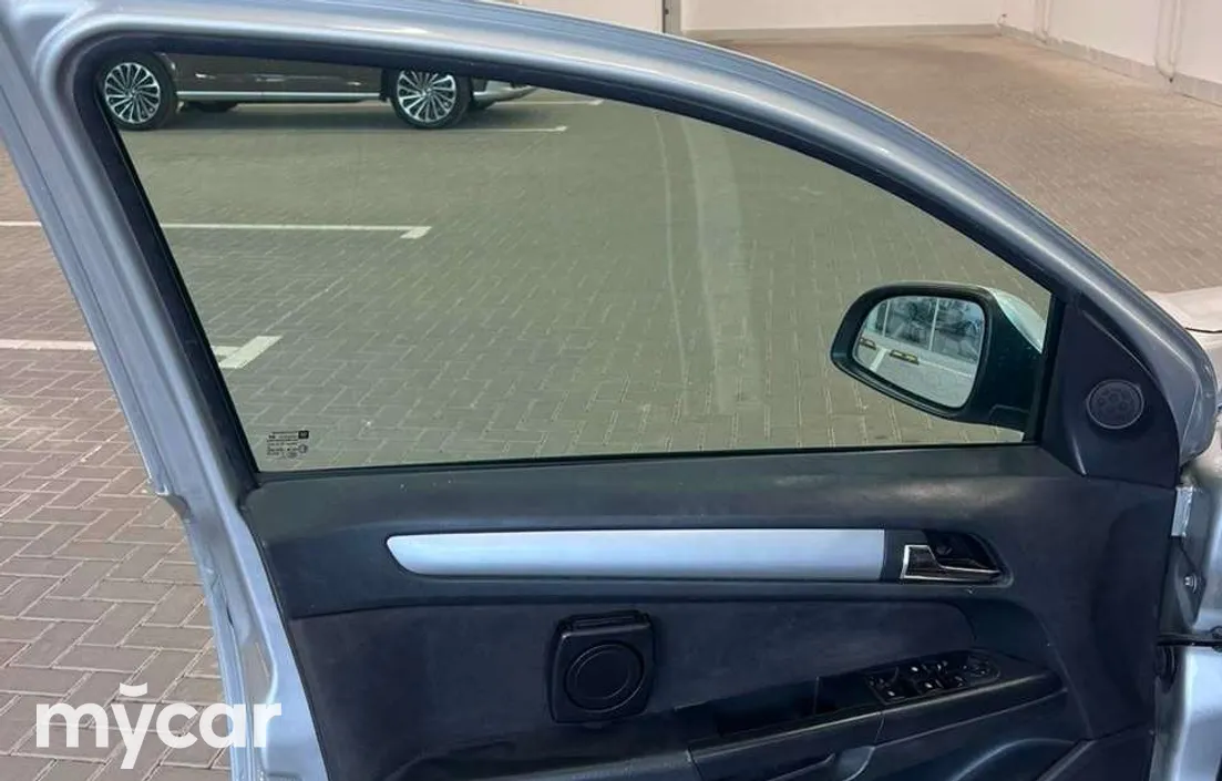 Opel Astra 2011