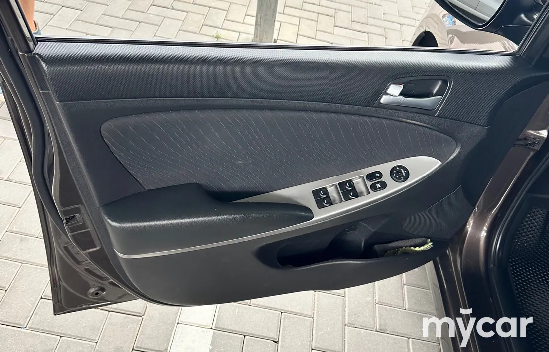 Hyundai Accent 2015