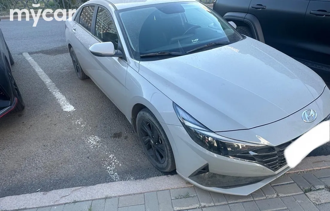 Hyundai Elantra 2021
