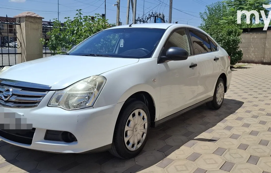 Nissan Almera 2015