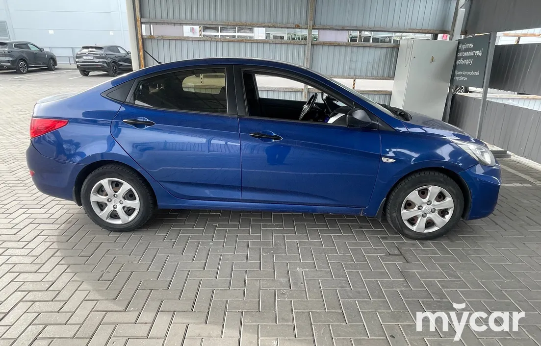Hyundai Solaris 2012