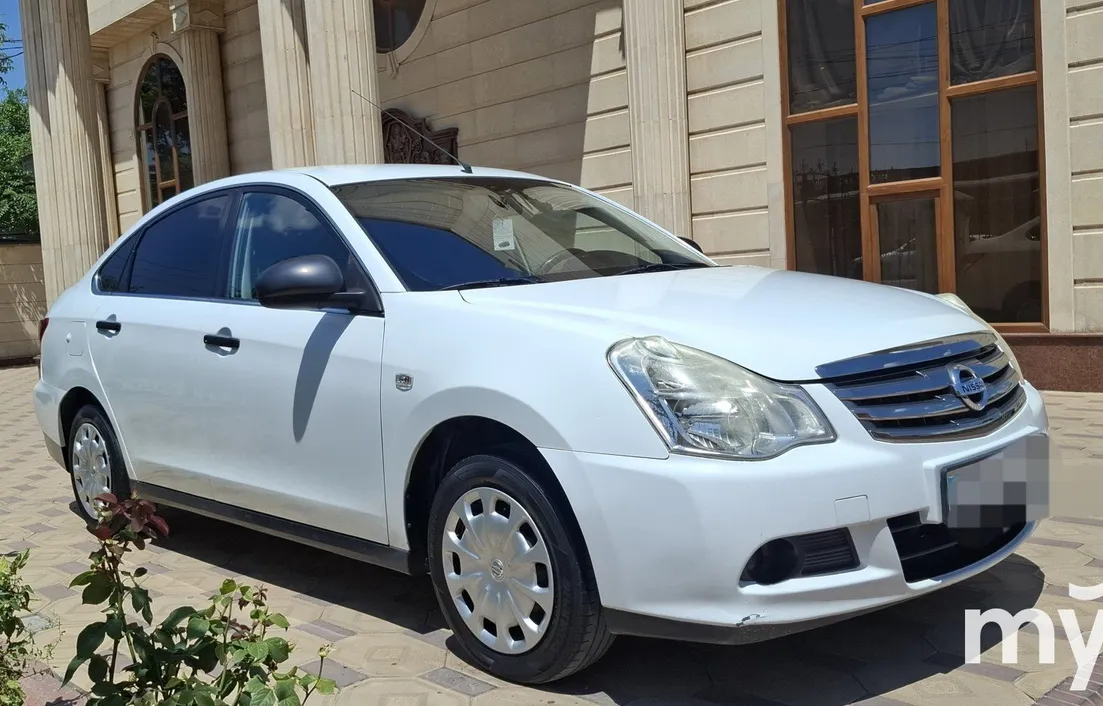 Nissan Almera 2015
