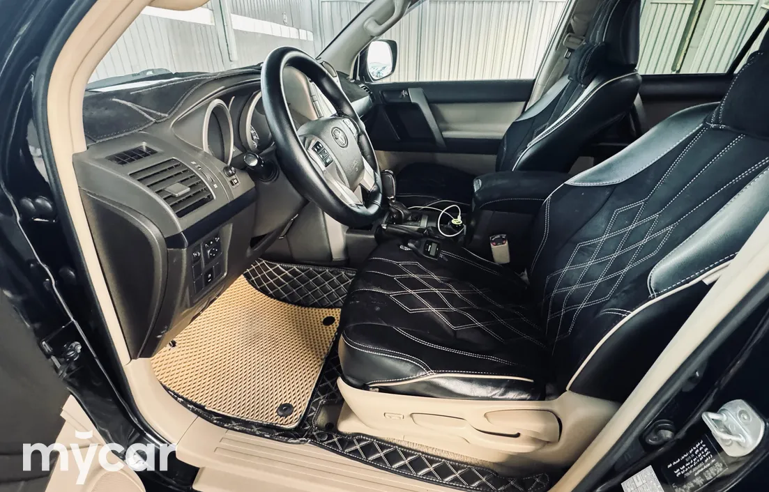 Toyota Land Cruiser Prado 2013