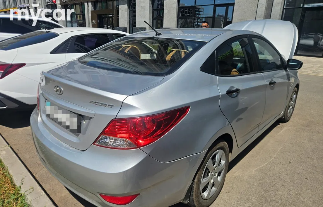 Hyundai Accent 2014