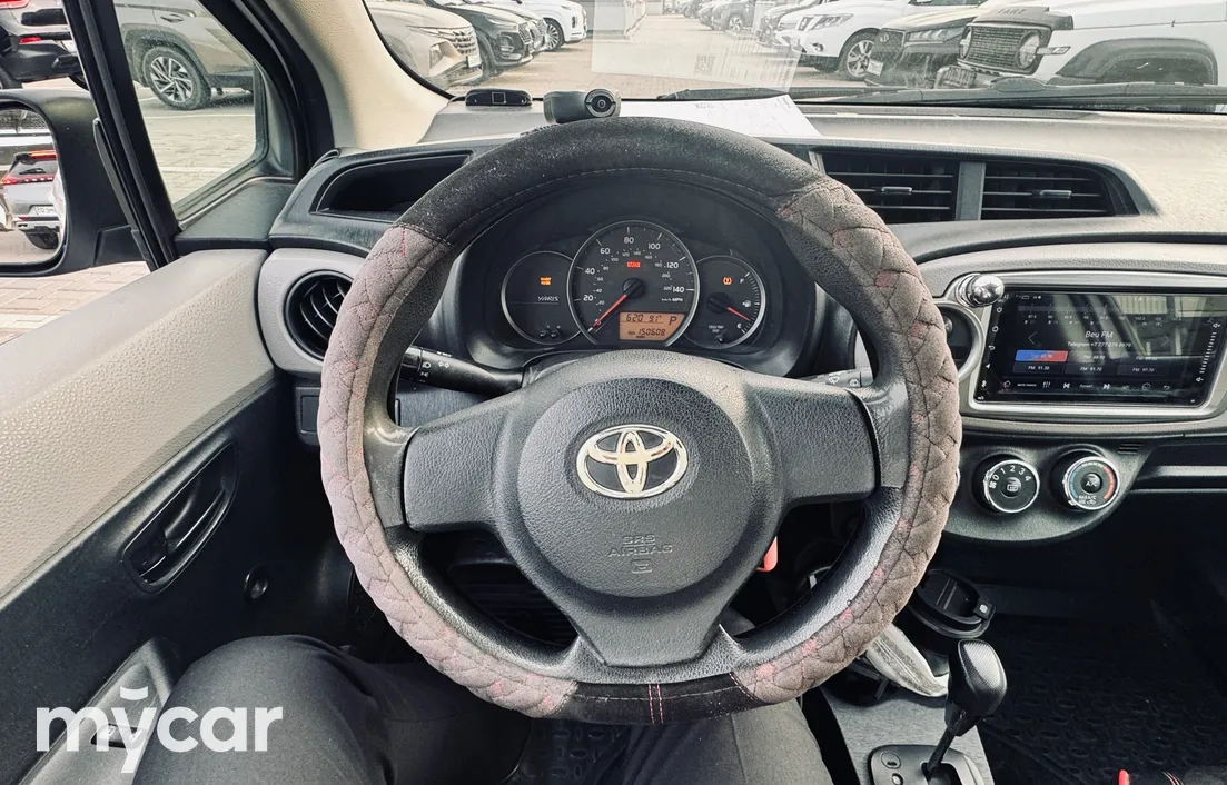 Toyota Yaris 2012