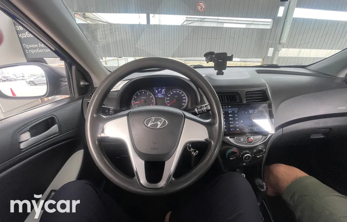 Hyundai Solaris 2012