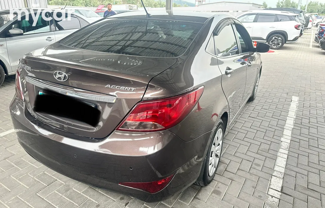 Hyundai Accent 2015