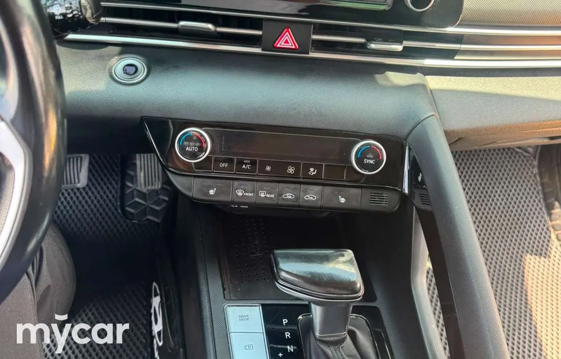 Hyundai Elantra 2021